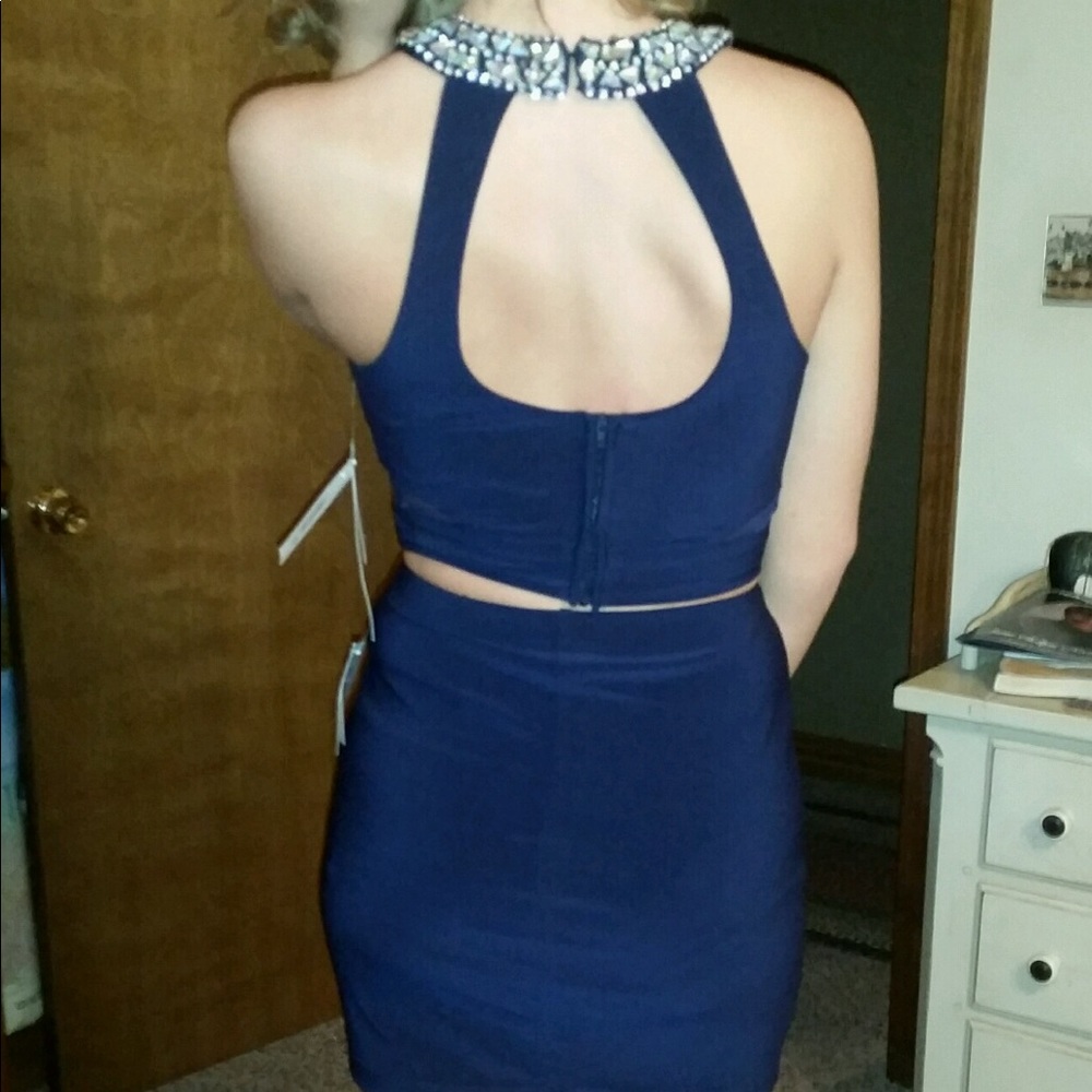 Short navy blue formal dress - Picture 2 of 2